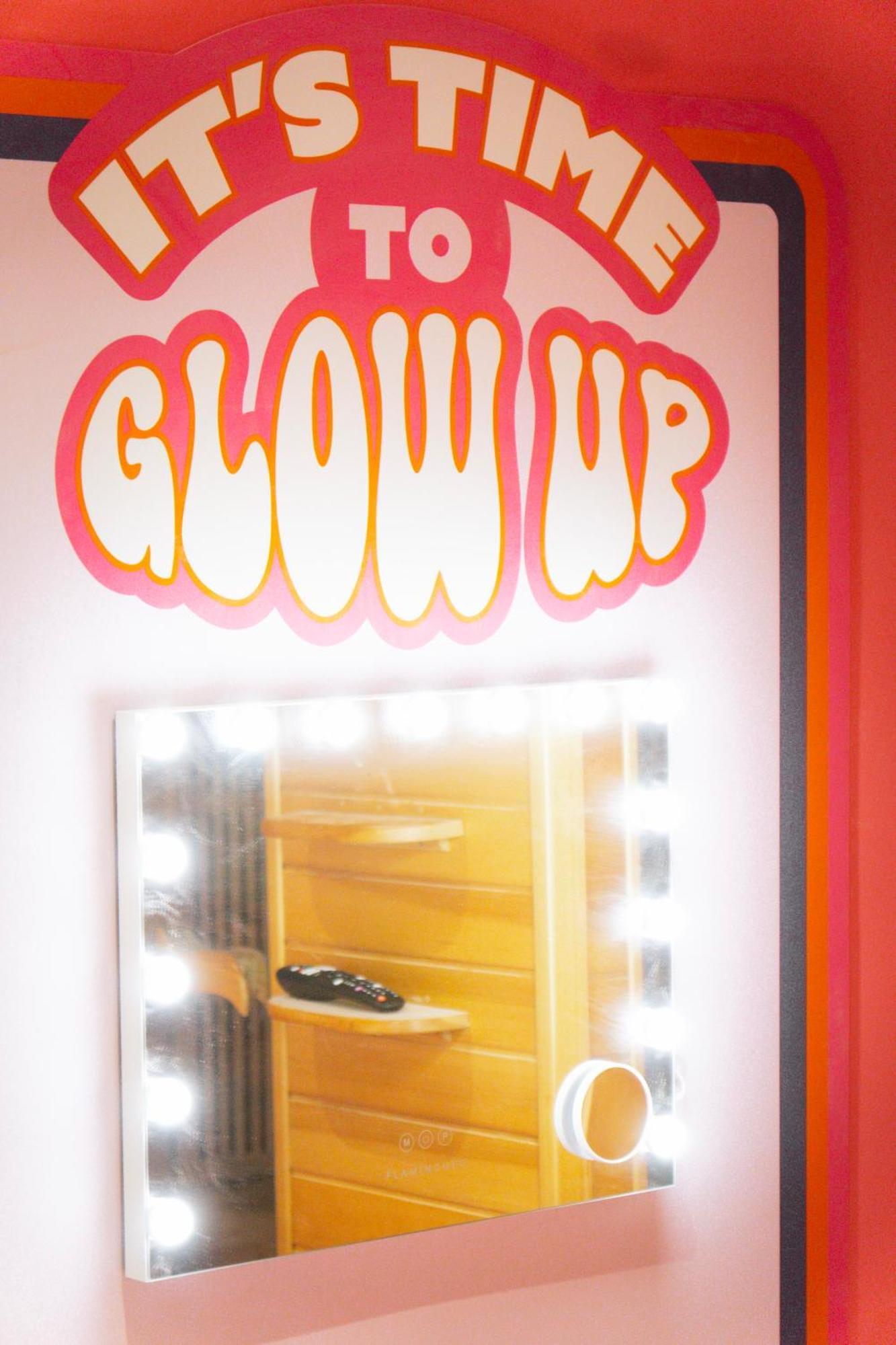 Capsule Girl Power Spa - Balneo - Sauna - Karaoke - Billard - 2 Chambres Шарлероа Екстериор снимка